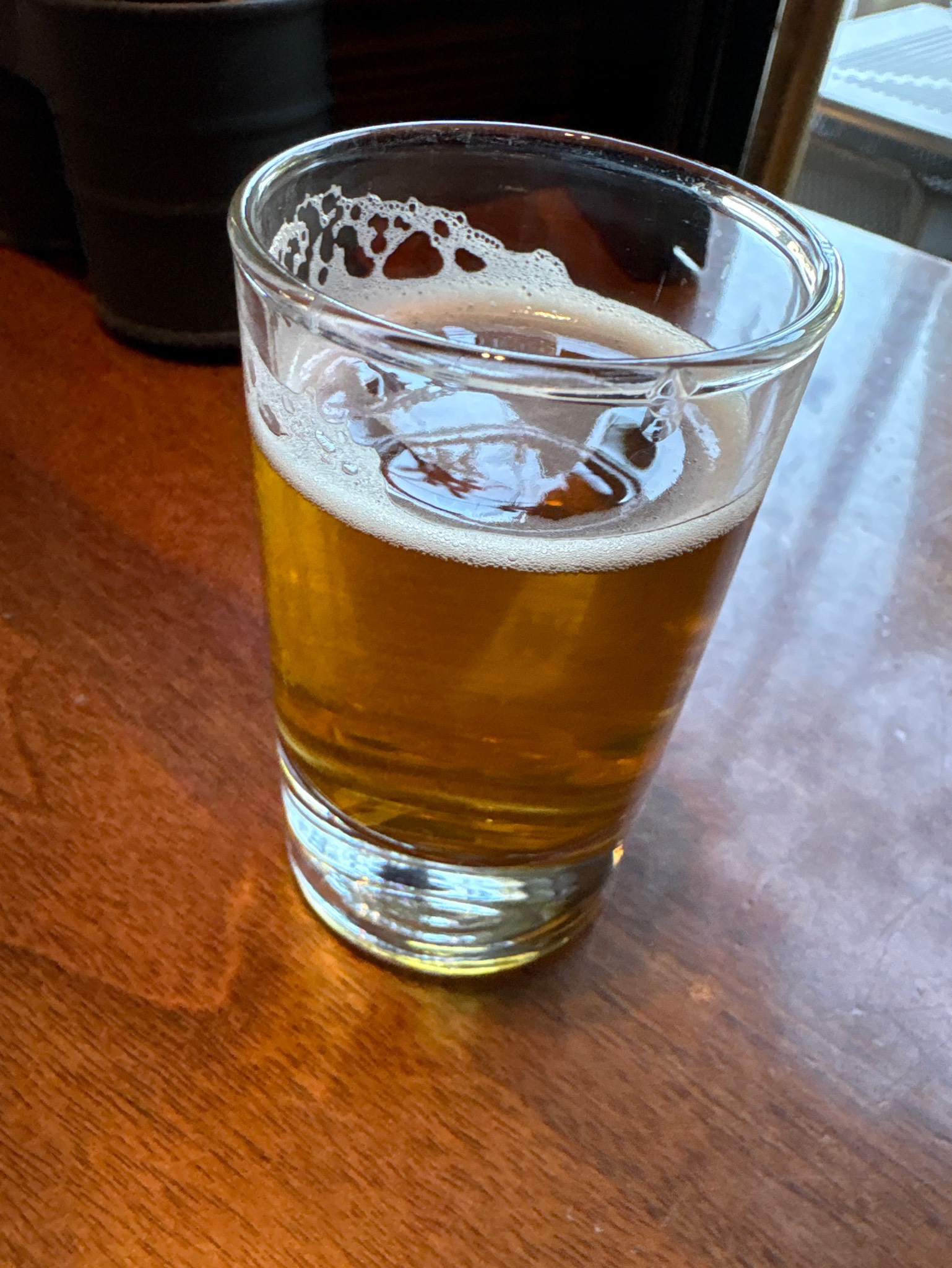 Margaret's Apa, Margaret's restaurant & pub