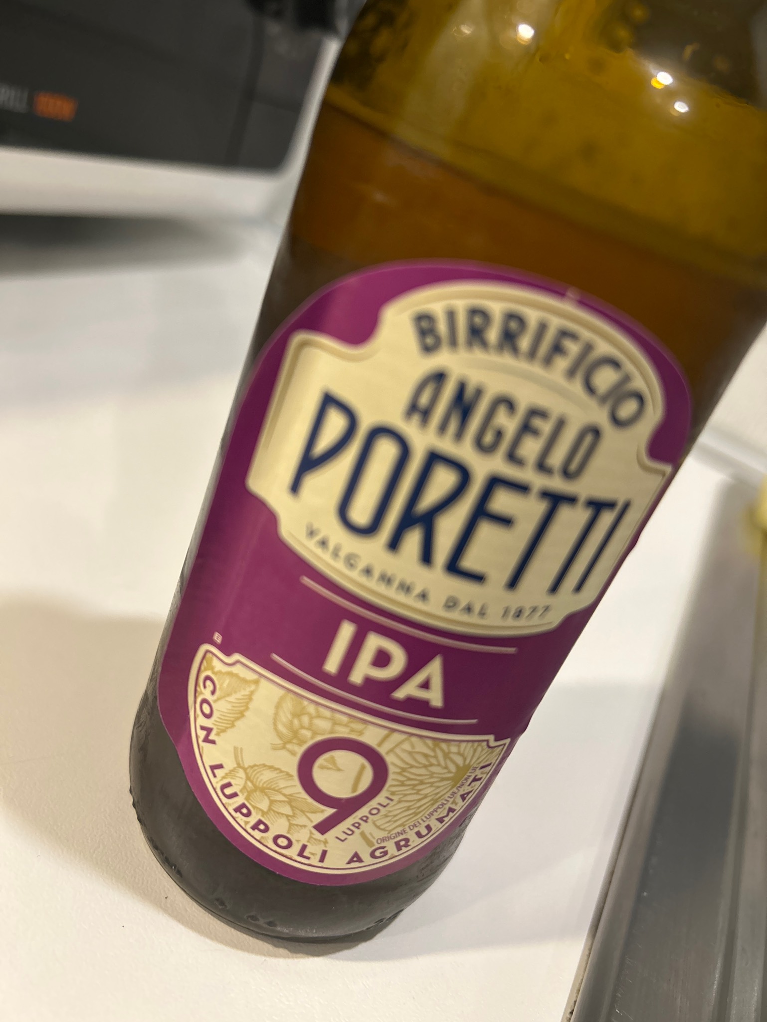 9 Luppoli American IPA, Italy