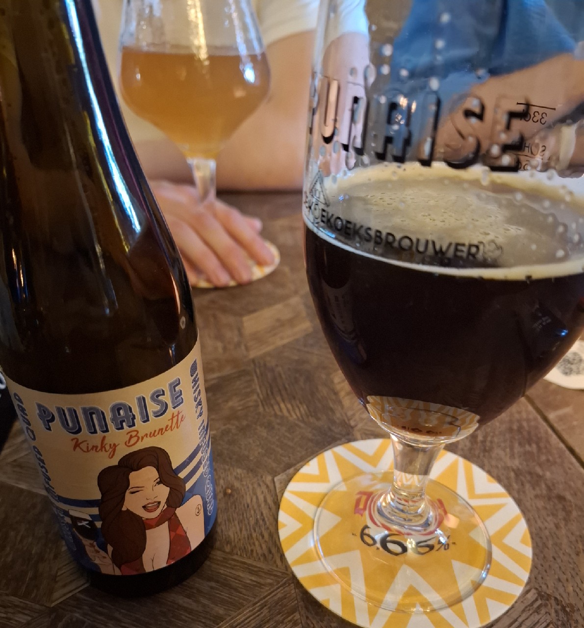 Punaise Kinky Brunette, De Koekoeksbrouwer