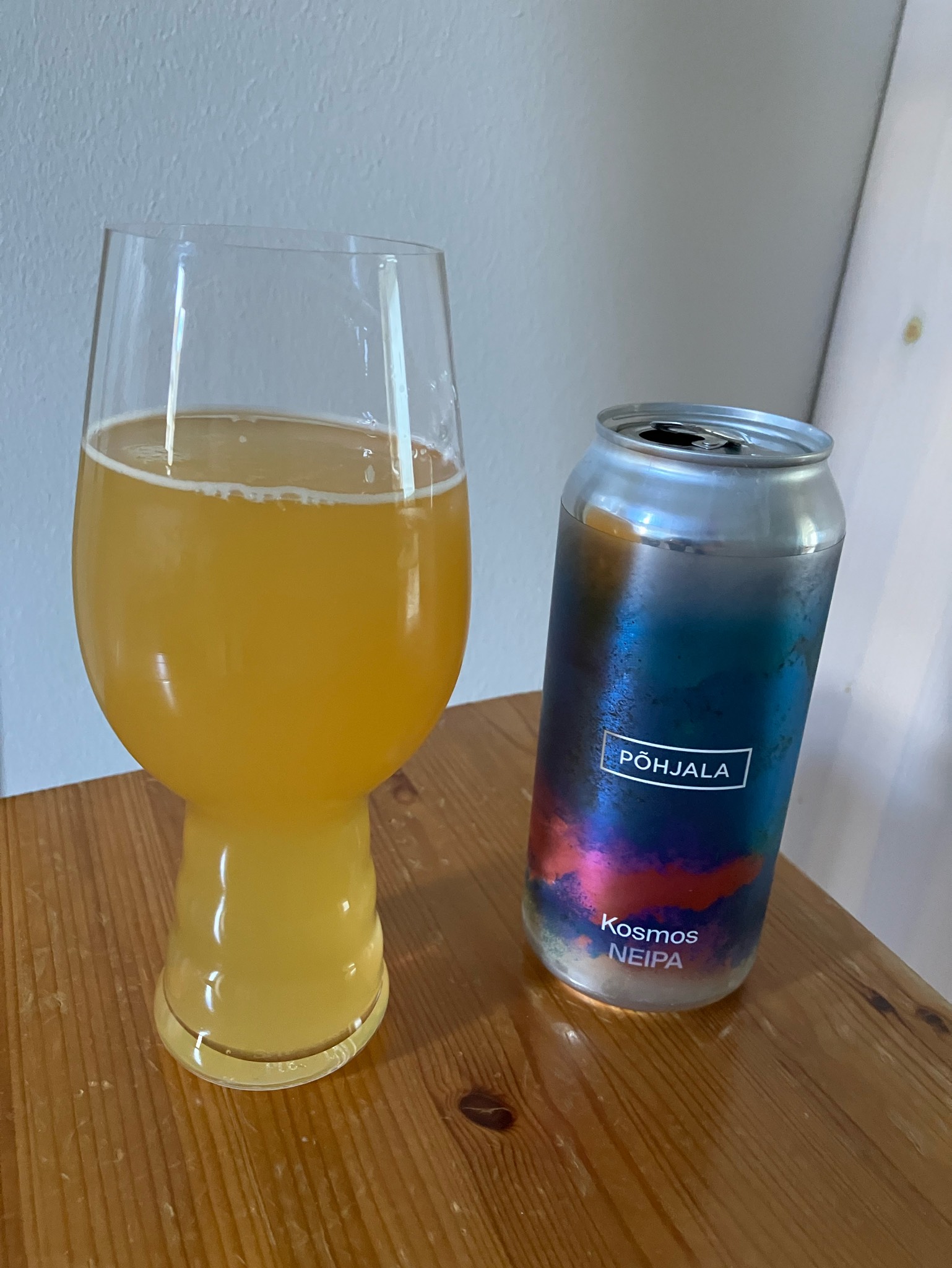 Kosmos, Estonia