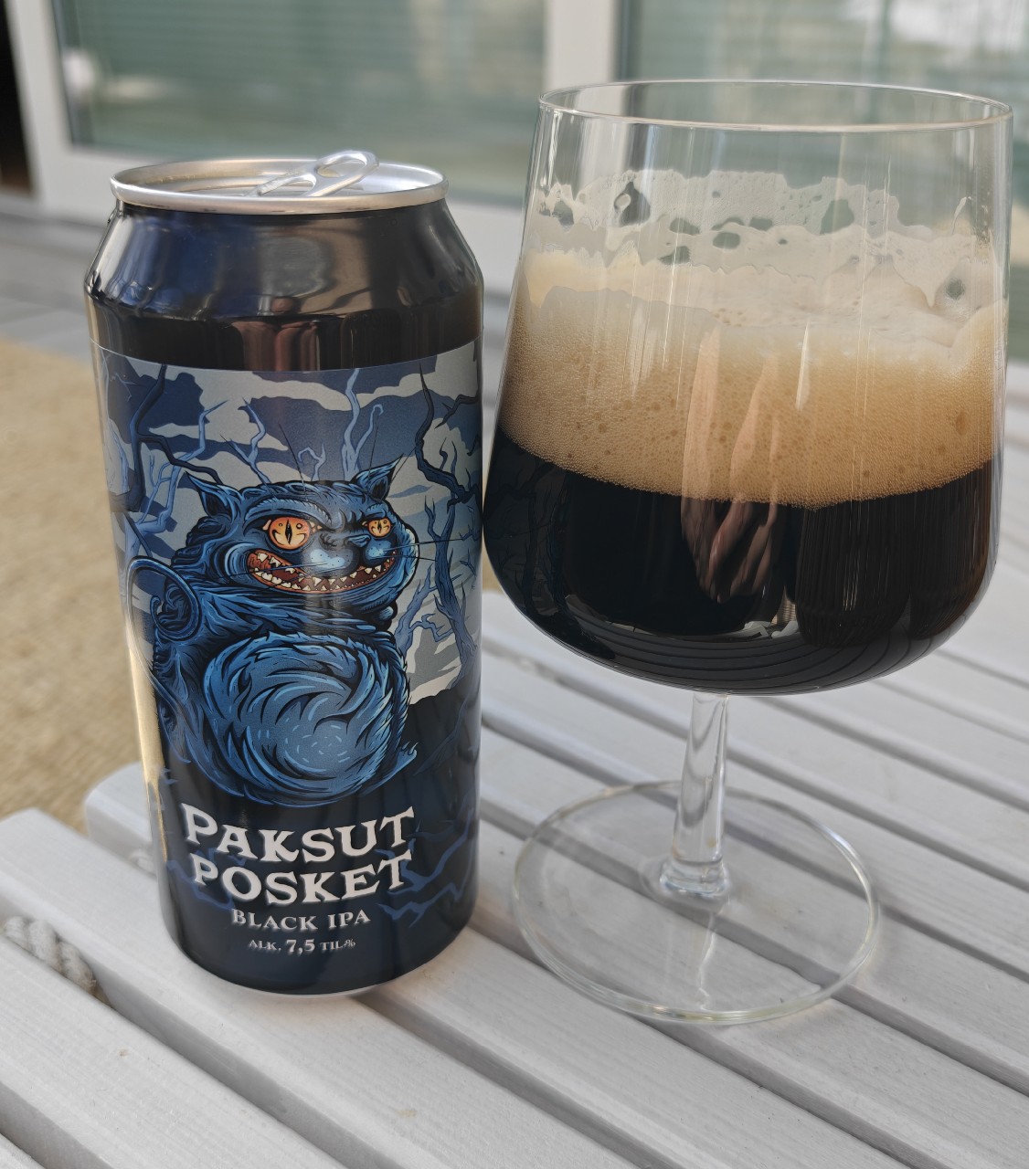 Paksut Posket, Finland