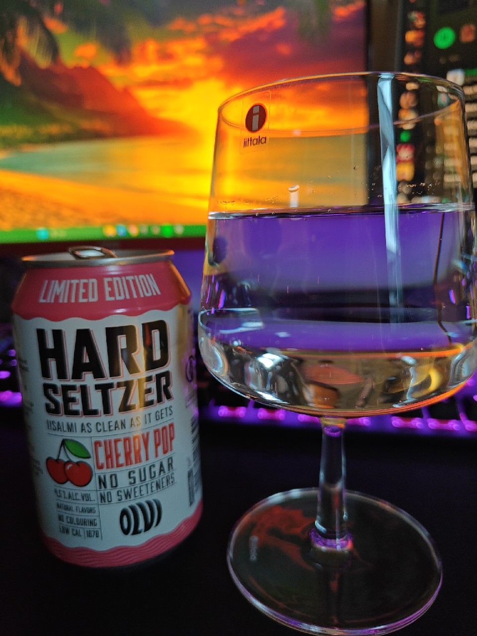 Hard Seltzer Cherry Pop, Finland