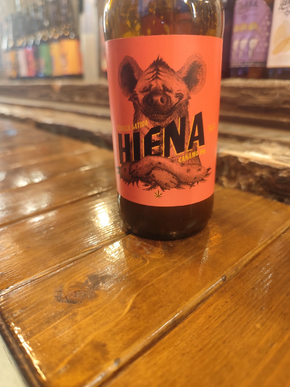 Sativa HIENA Cáñamo IPA, Cervezas Yakka