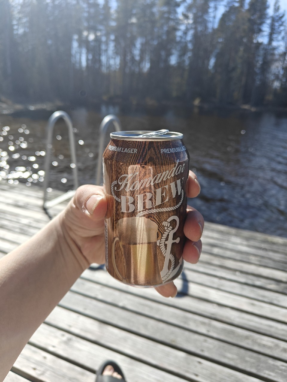 Komandor Brew, Estonia