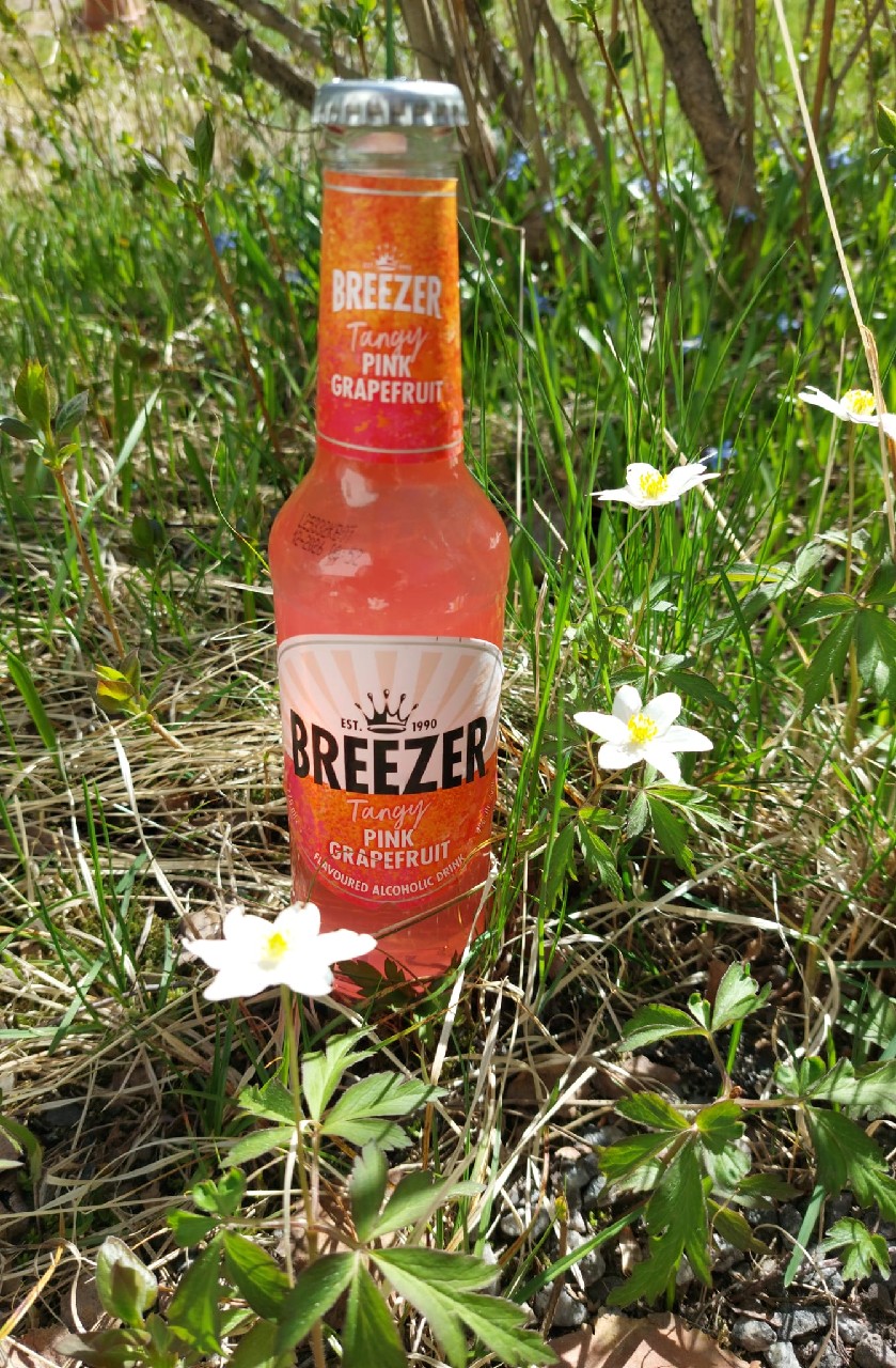 Breezer pink grapefruit, Bacardi