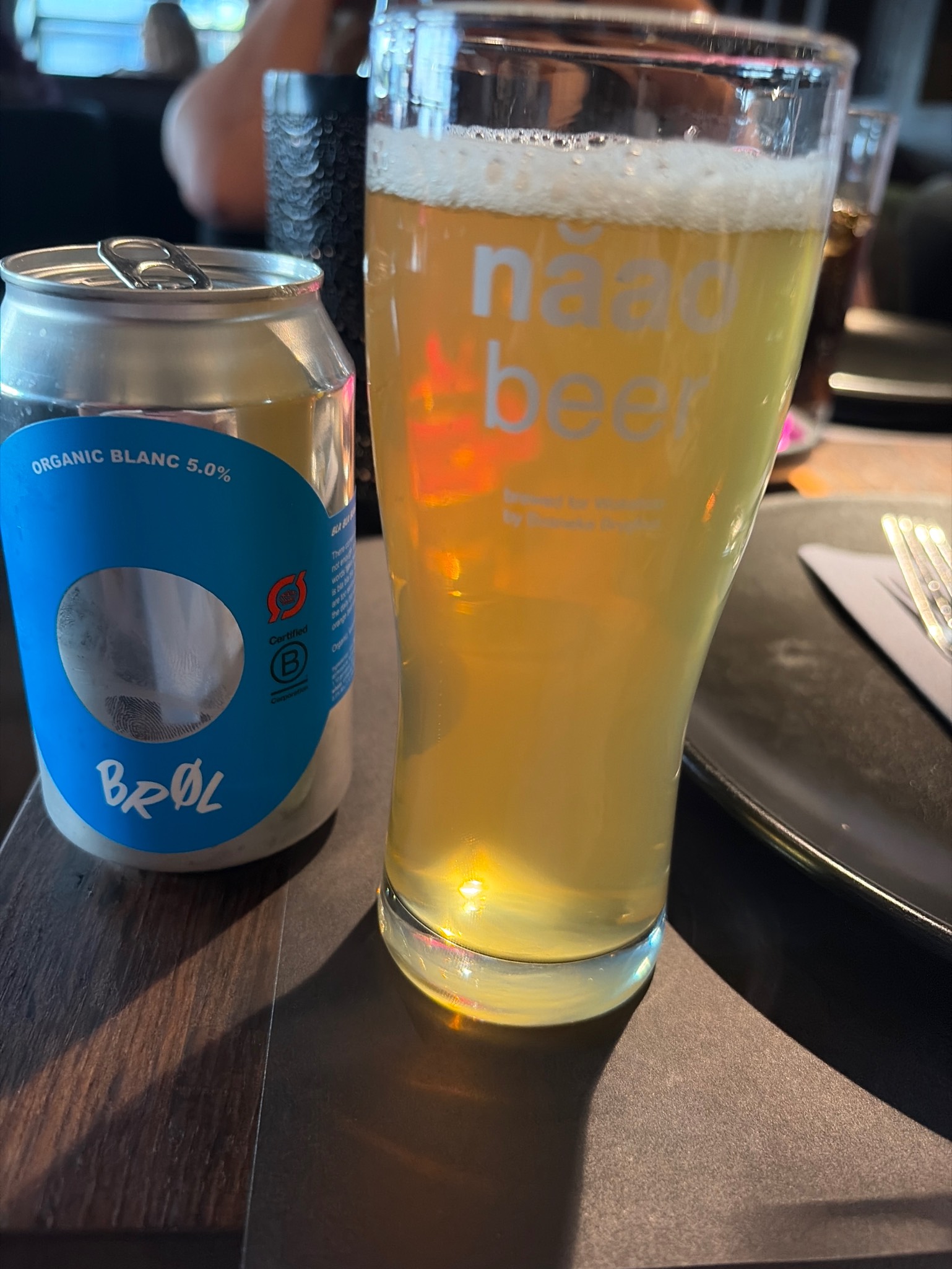 Bl.a. bl.a blanc, Brøl