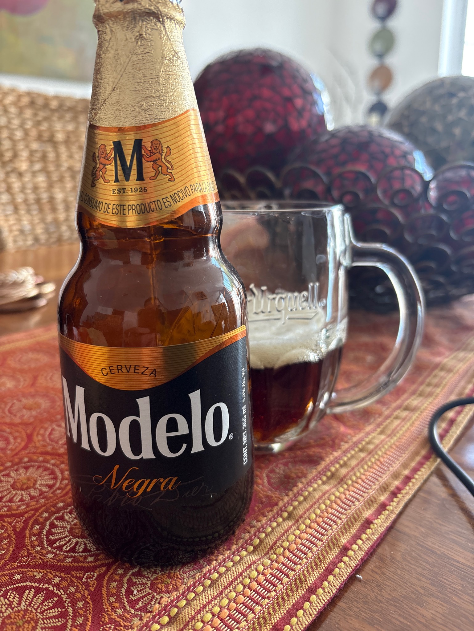 Modelo Negra / Negra Modelo, Mexico