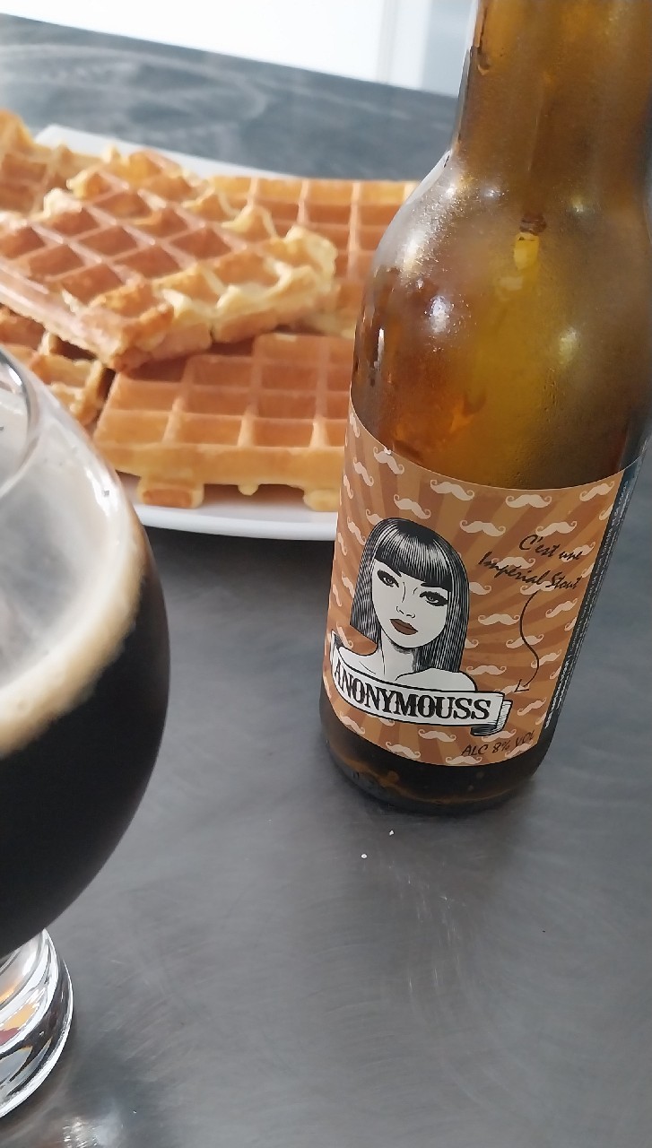 Anonymouss, La Moustache