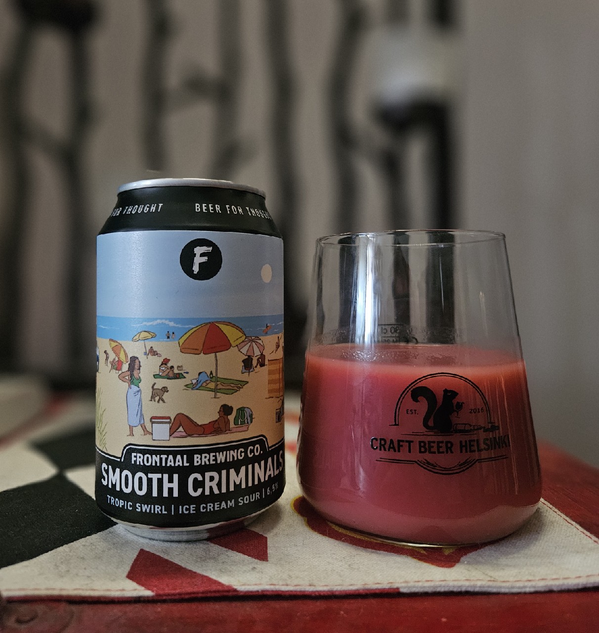 Smooth Criminals: Tropic Swirl, Netherlands