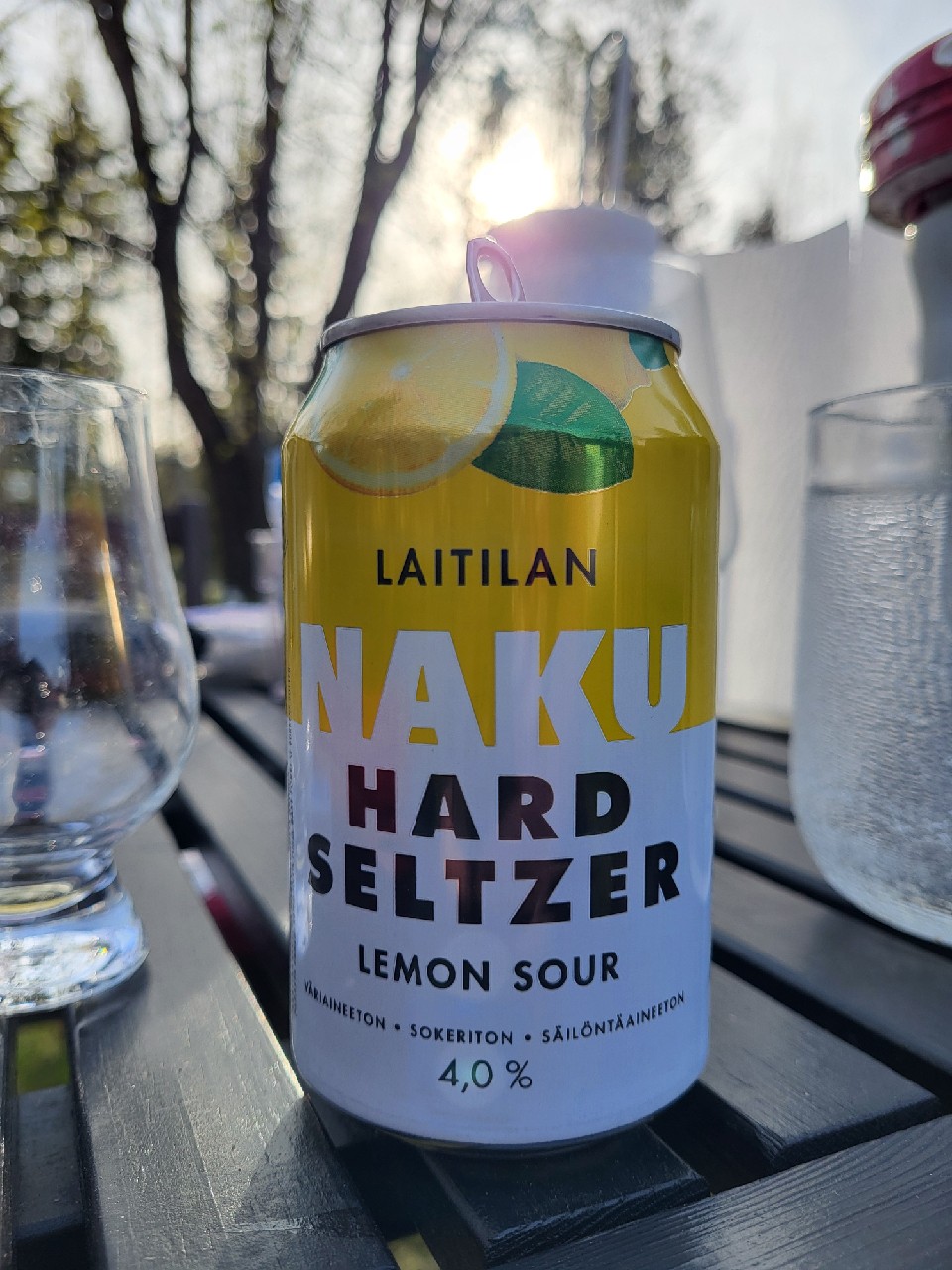 Naku Hard Seltzer Lemon Sour, Finland