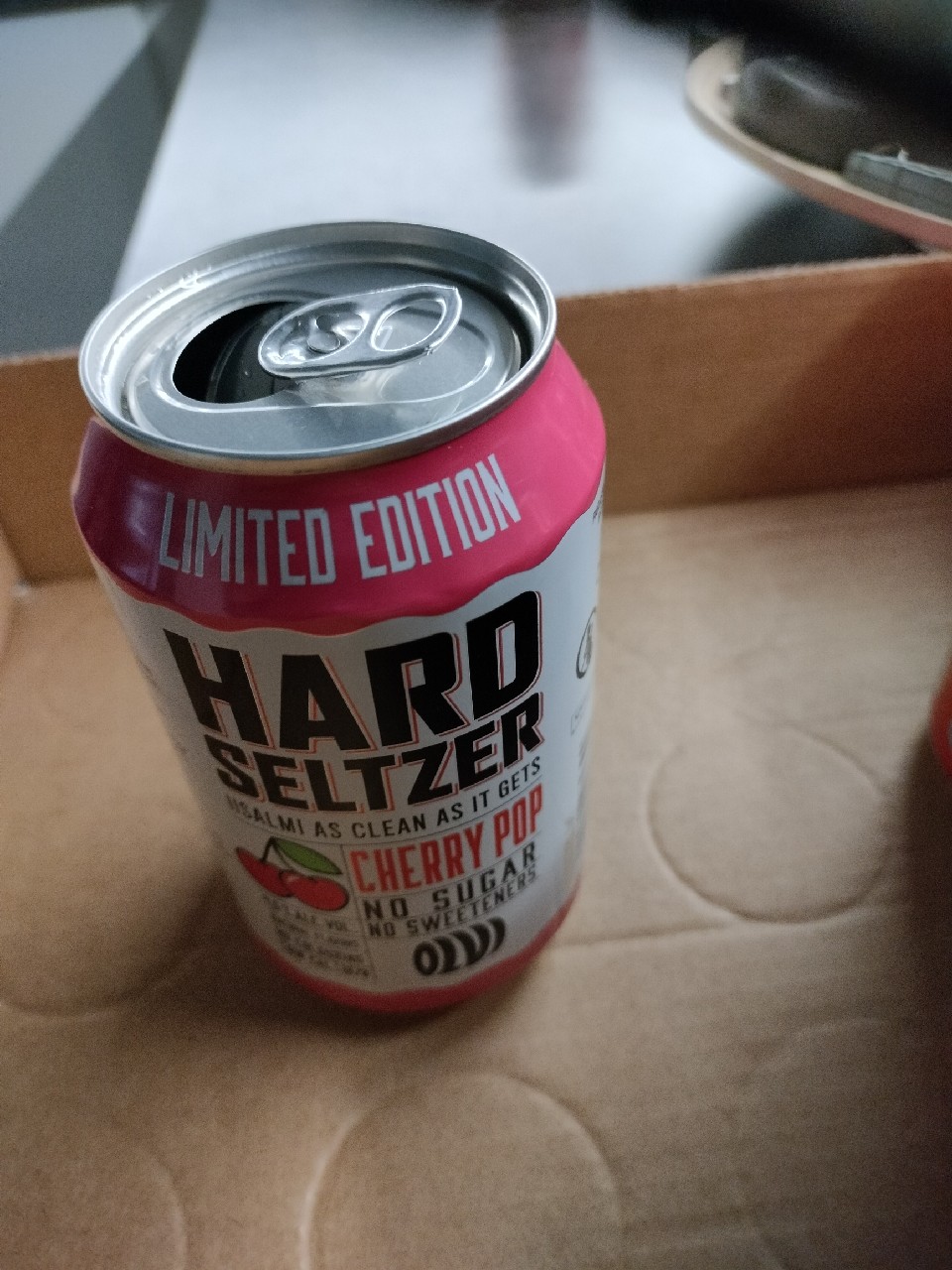 Hard Seltzer Cherry Pop, Finland