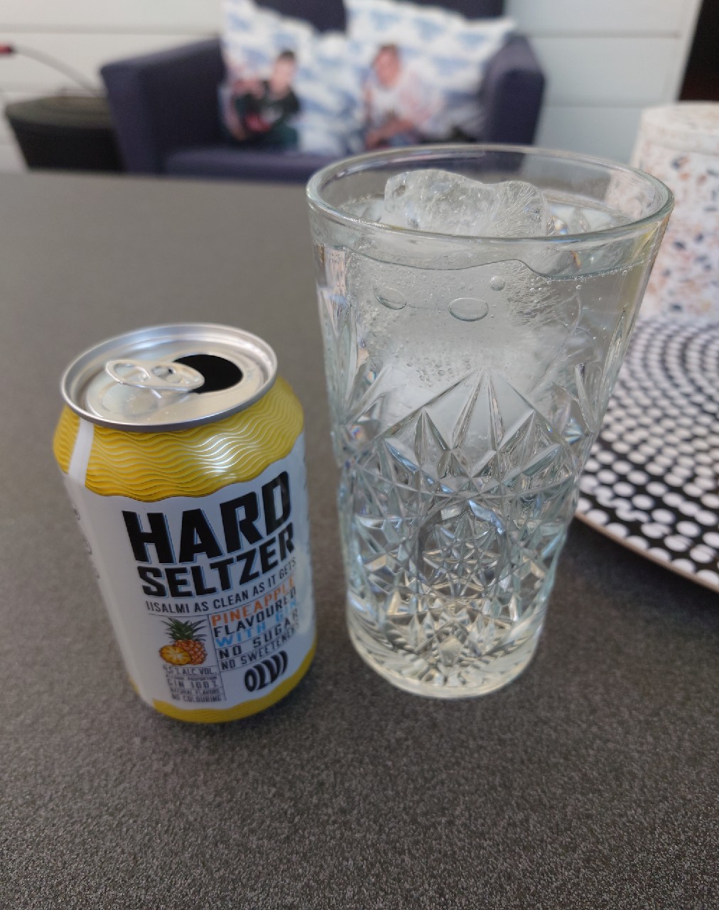 Hard Seltzer Gin & Pineapple, Finland