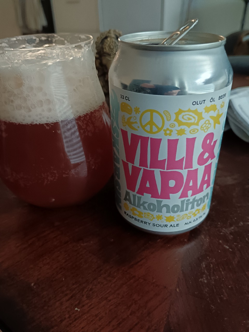 Villi & Vapaa Alkoholiton Raspberry Sour Ale, Finland