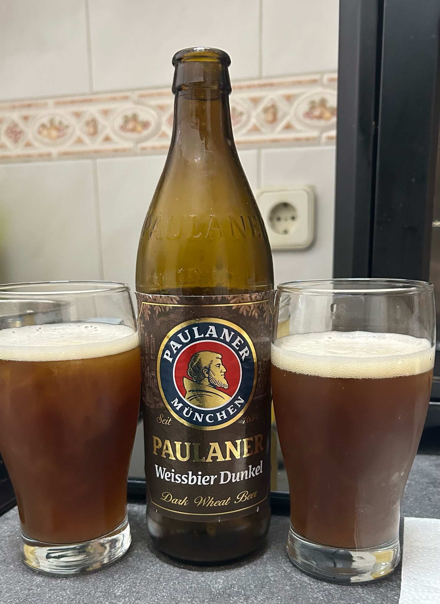 Paulaner Hefe-Weißbier Dunkel, Paulaner Brauerei
