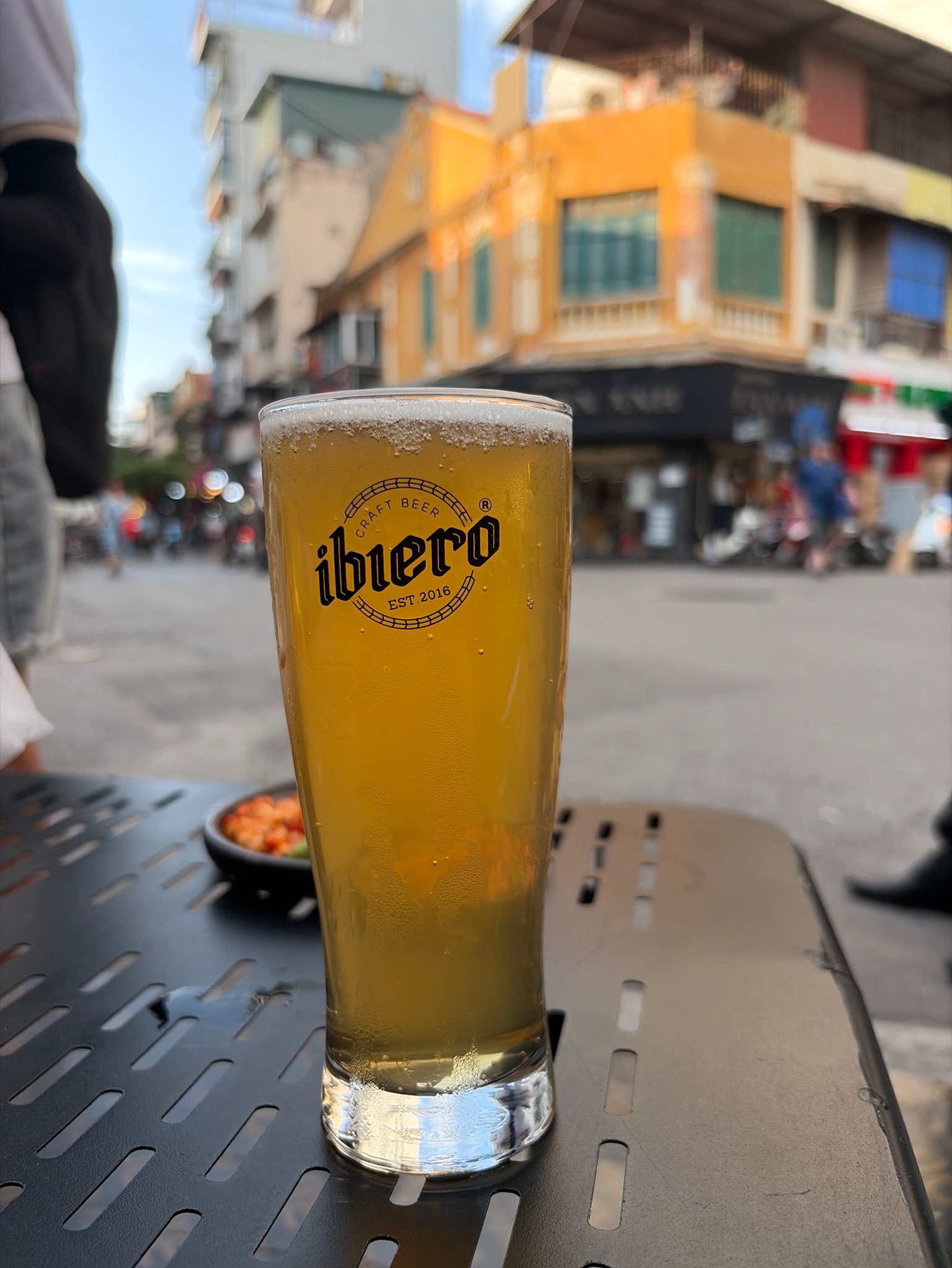Hanoi Autumn, iBiero