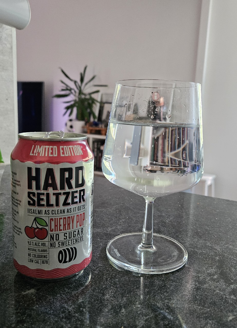 Hard Seltzer Cherry Pop, Finland
