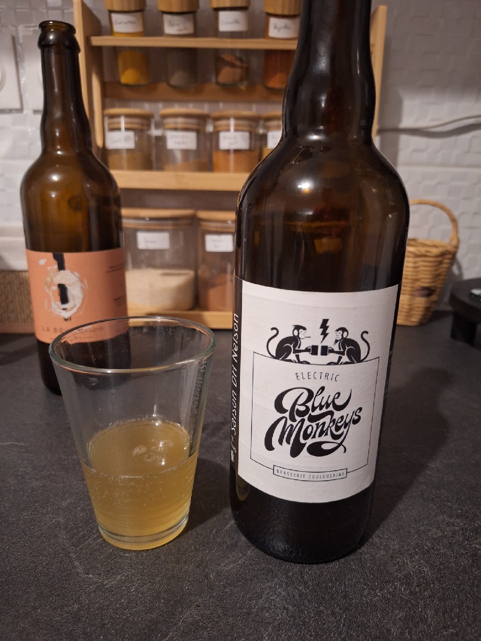 Electric Blue Monkey Saison DH Nelson, Electric Blue Monkeys