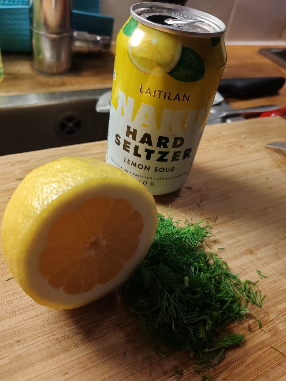 Naku Hard Seltzer Lemon Sour, Finland