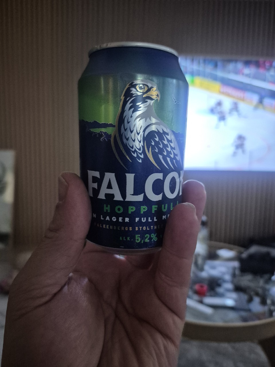 Falcon Hoppfull, Sweden