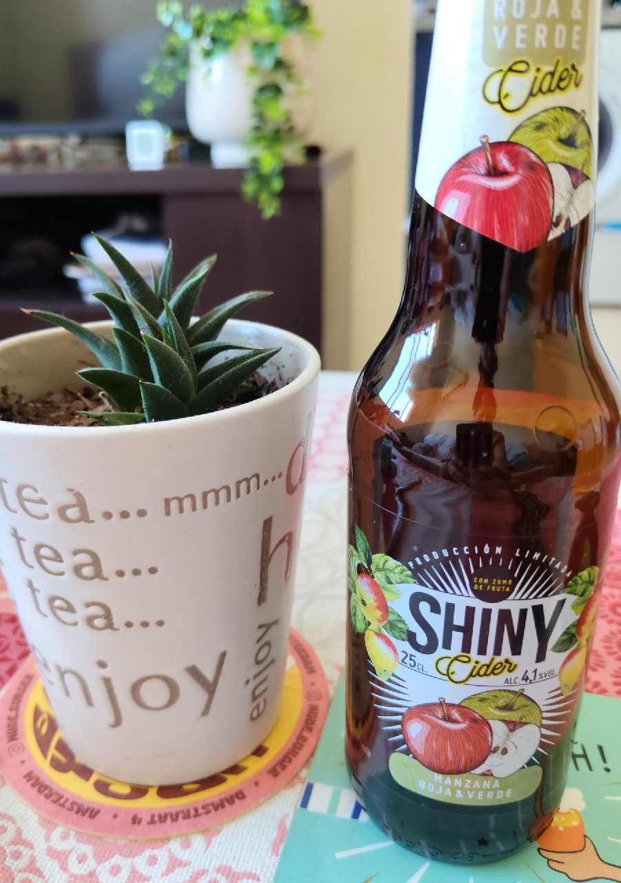 Shiny Cider Manzana Roja & Verde, Manuel Busto Amandi S.A.