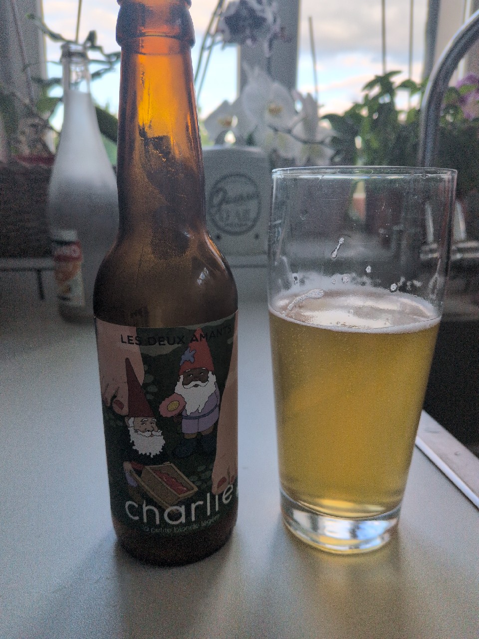 Charlie, Brasserie Les Deux Amants