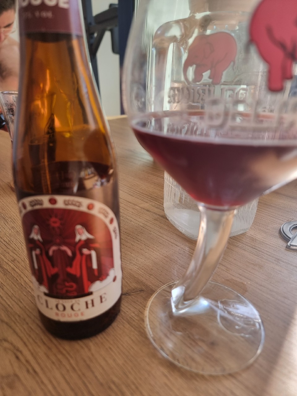 Coup de cloche rouge, Belgium