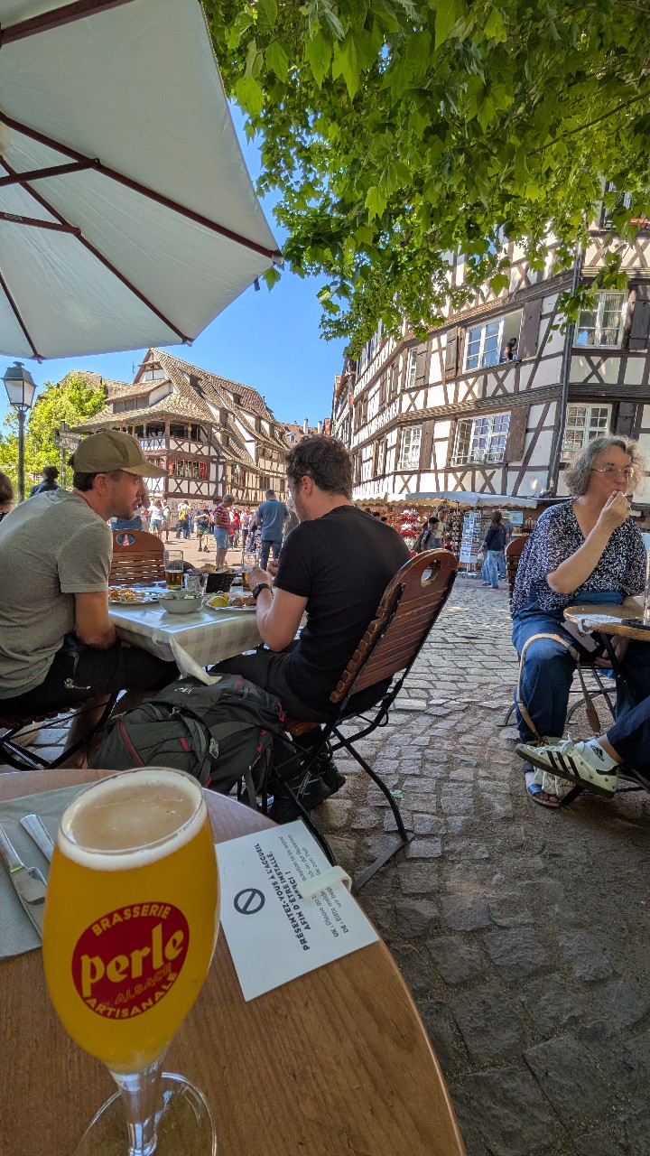 Blanche Perle Et Les Sept Grains, France