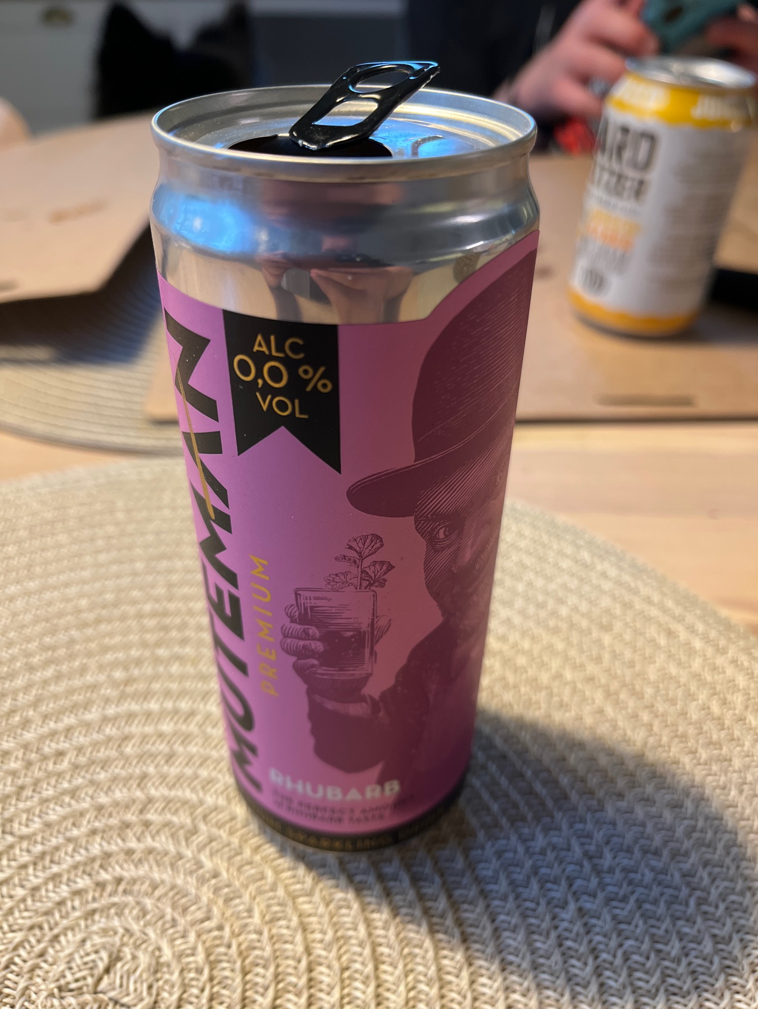 Muteman Premium Rhubarb, Finland