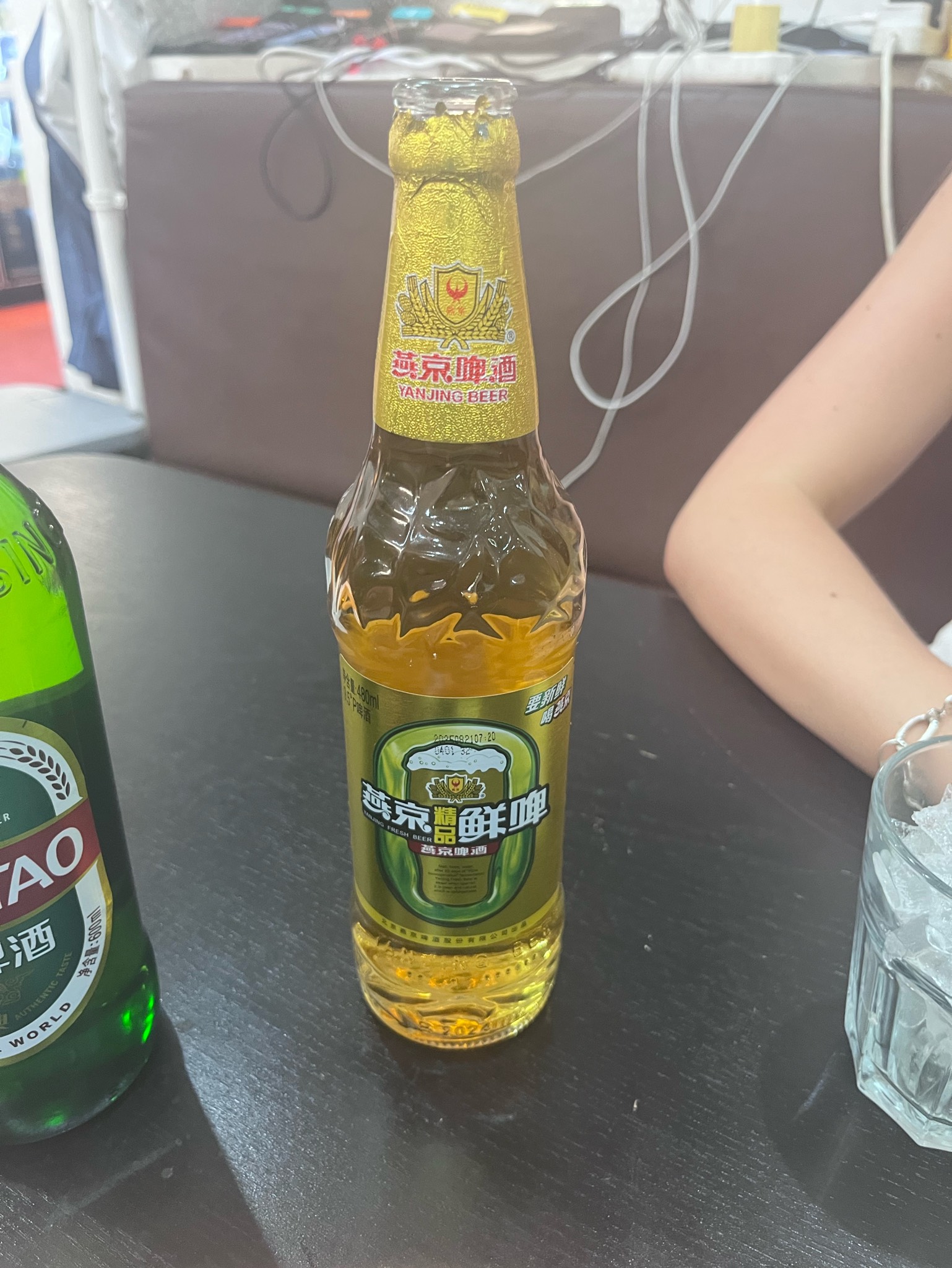 Yanjing Beer Draft / 燕京啤酒 4.5 %, Beijing Yanjing Brewery Co / 北京燕京