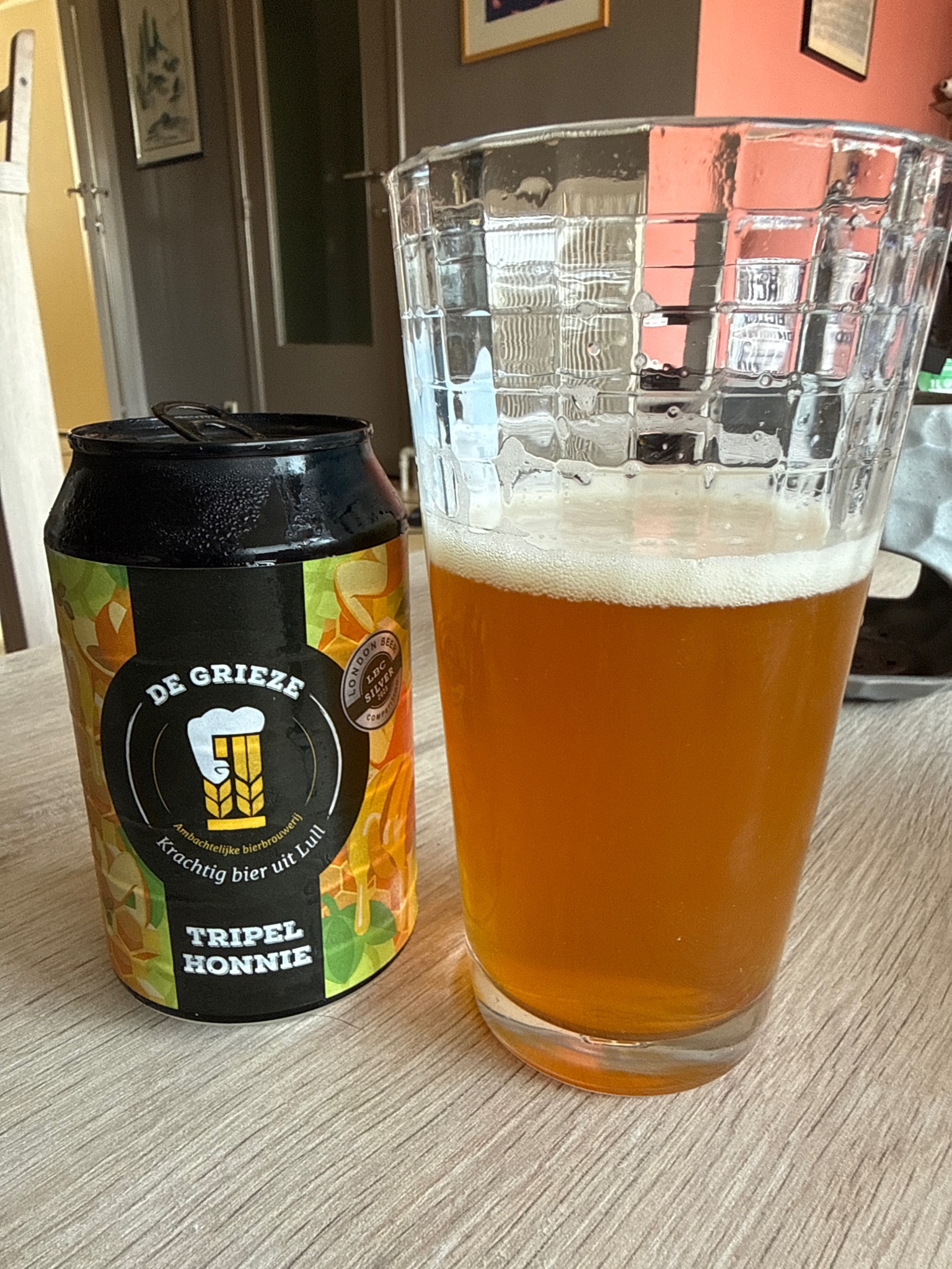 Tripel Honnie, De Grieze