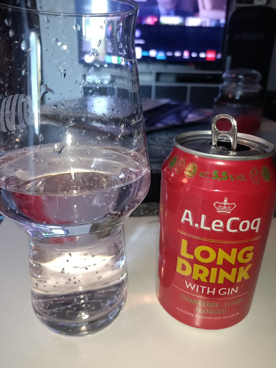 A.Le Coq GIN Strawberry–Lemon Long Drink, Estonia