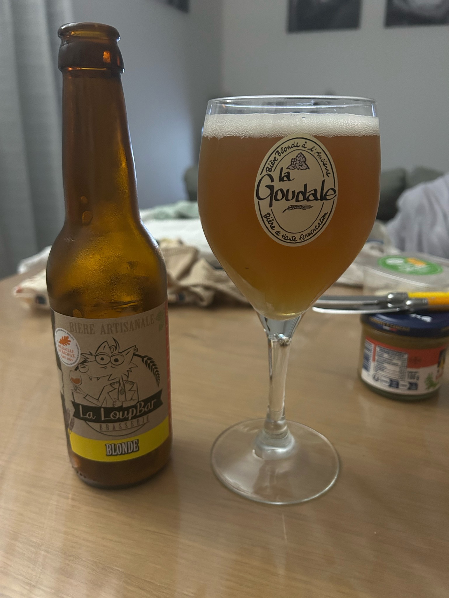 La Loup Bar Blonde, France