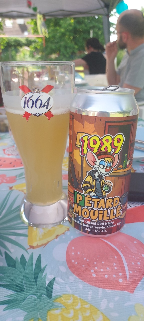 Pétard Mouillé, France