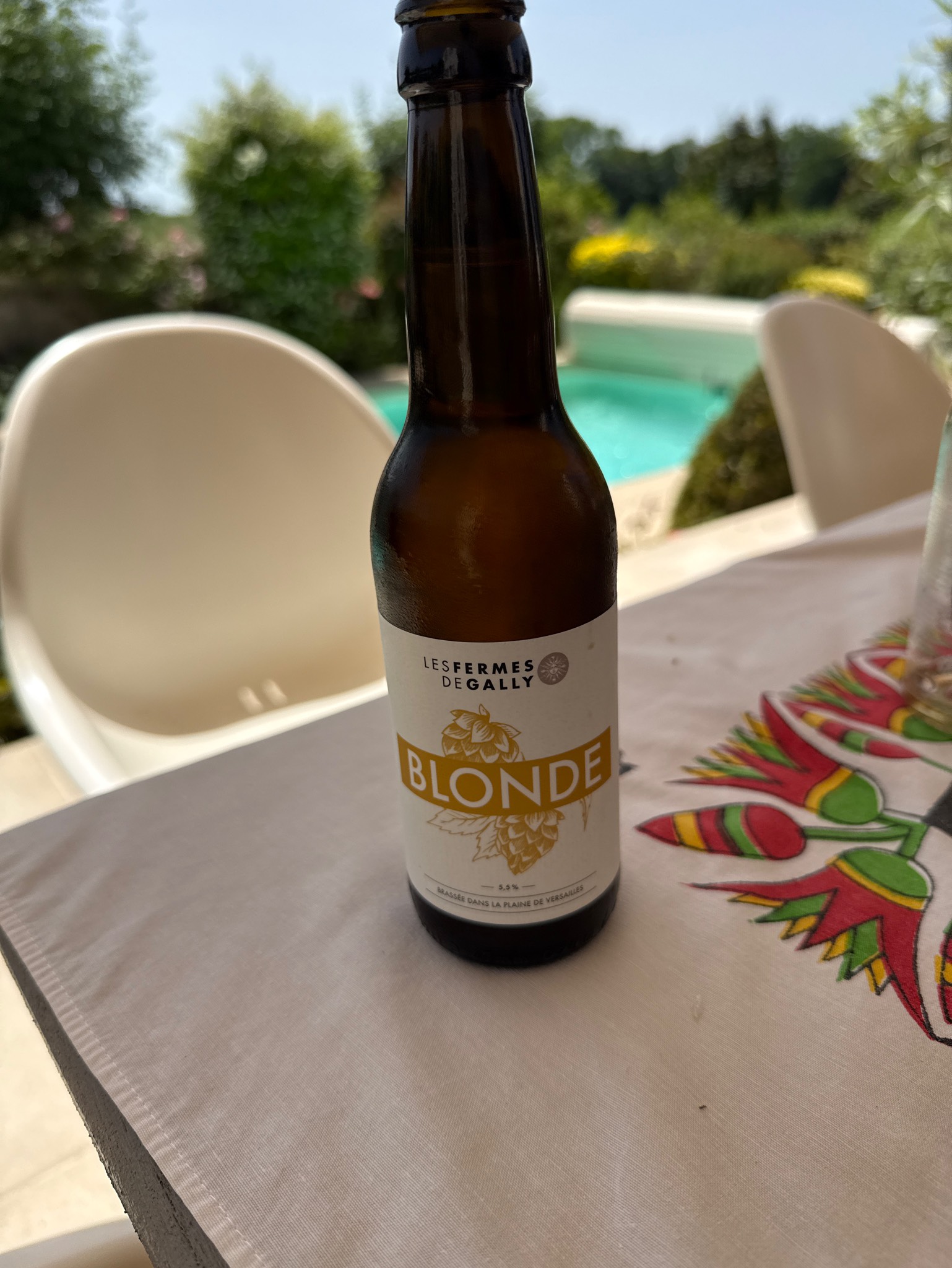 Les Fermes De Gally Blonde, Distrikt Beer
