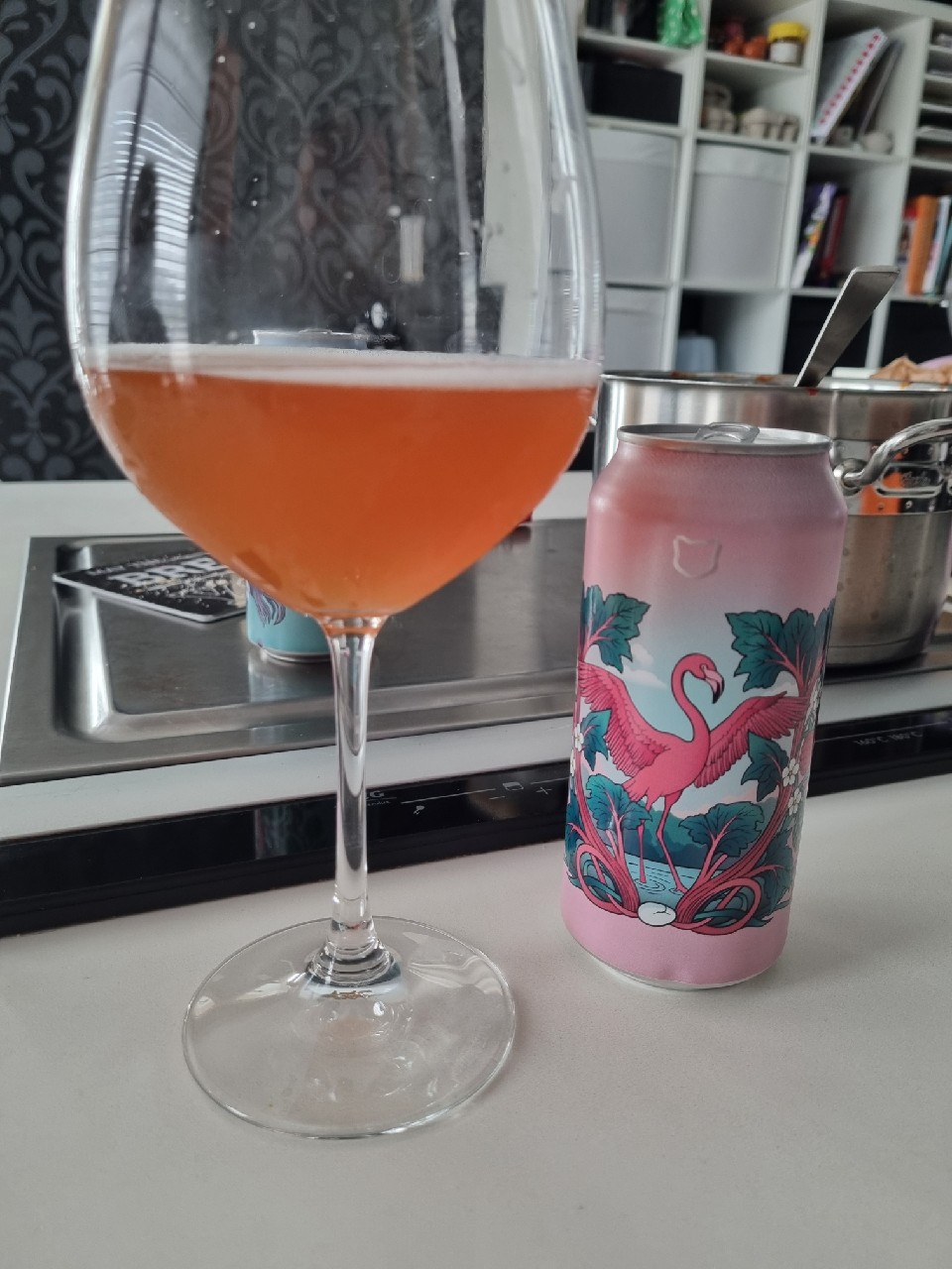 twisted cat rhubarb & raspberry sour, Twisted Cat