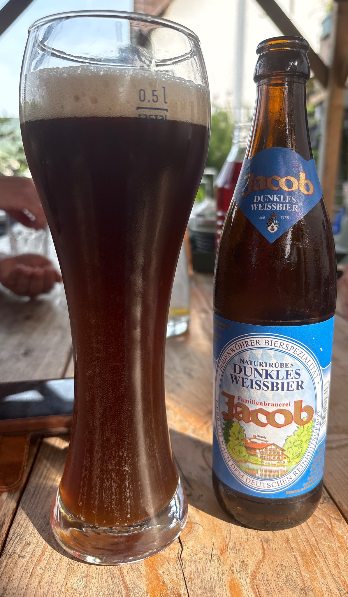 Jacob Naturtrübes Dunkles Weissbier, Familienbrauerei Jacob
