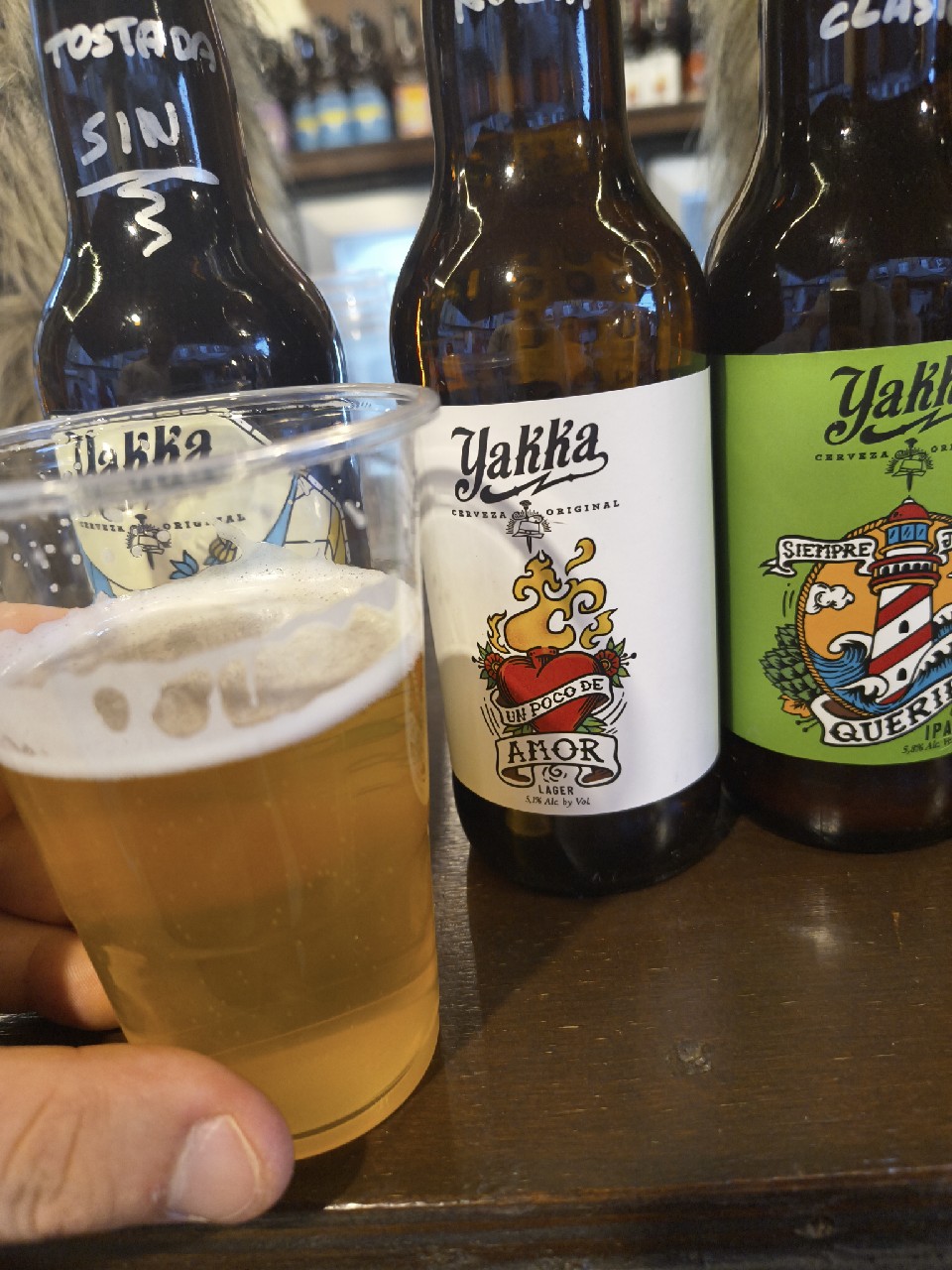 yakka lager, Cervezas Yakka