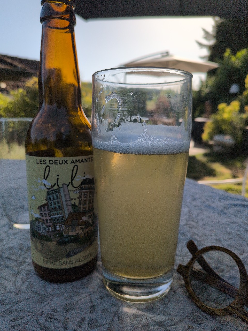 Lili, Brasserie Les Deux Amants