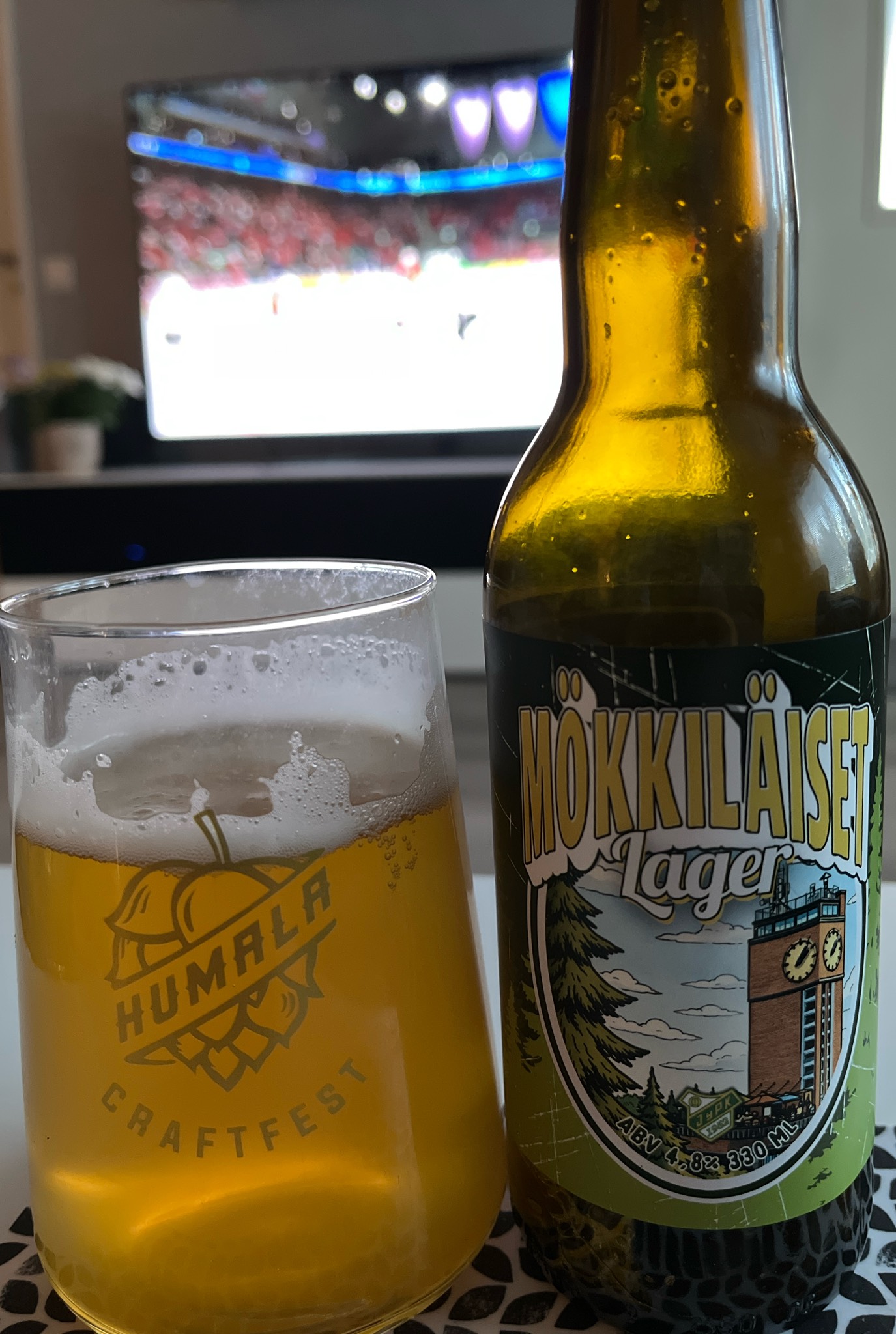 Mökkiläiset lager, Finland