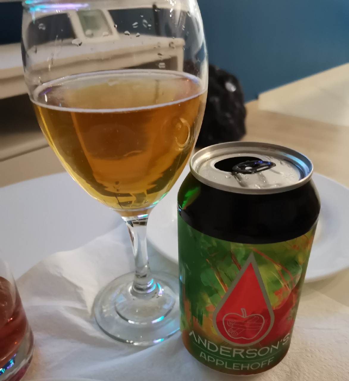 Applehoff, Estonia