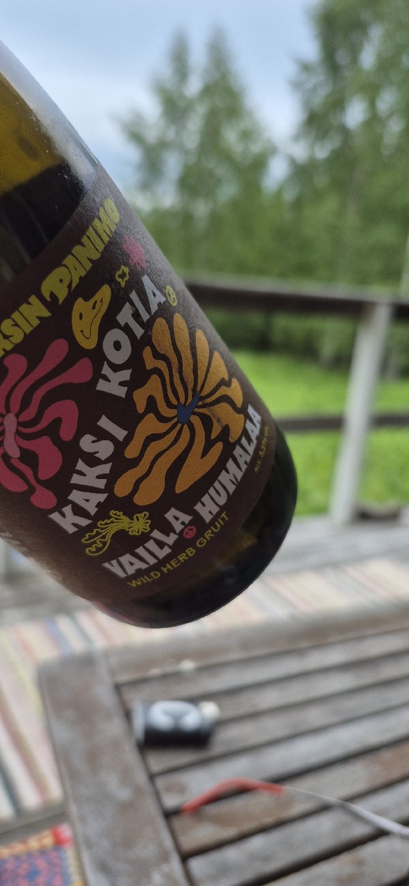Kaksi Kotia Vailla Humalaa, Finland
