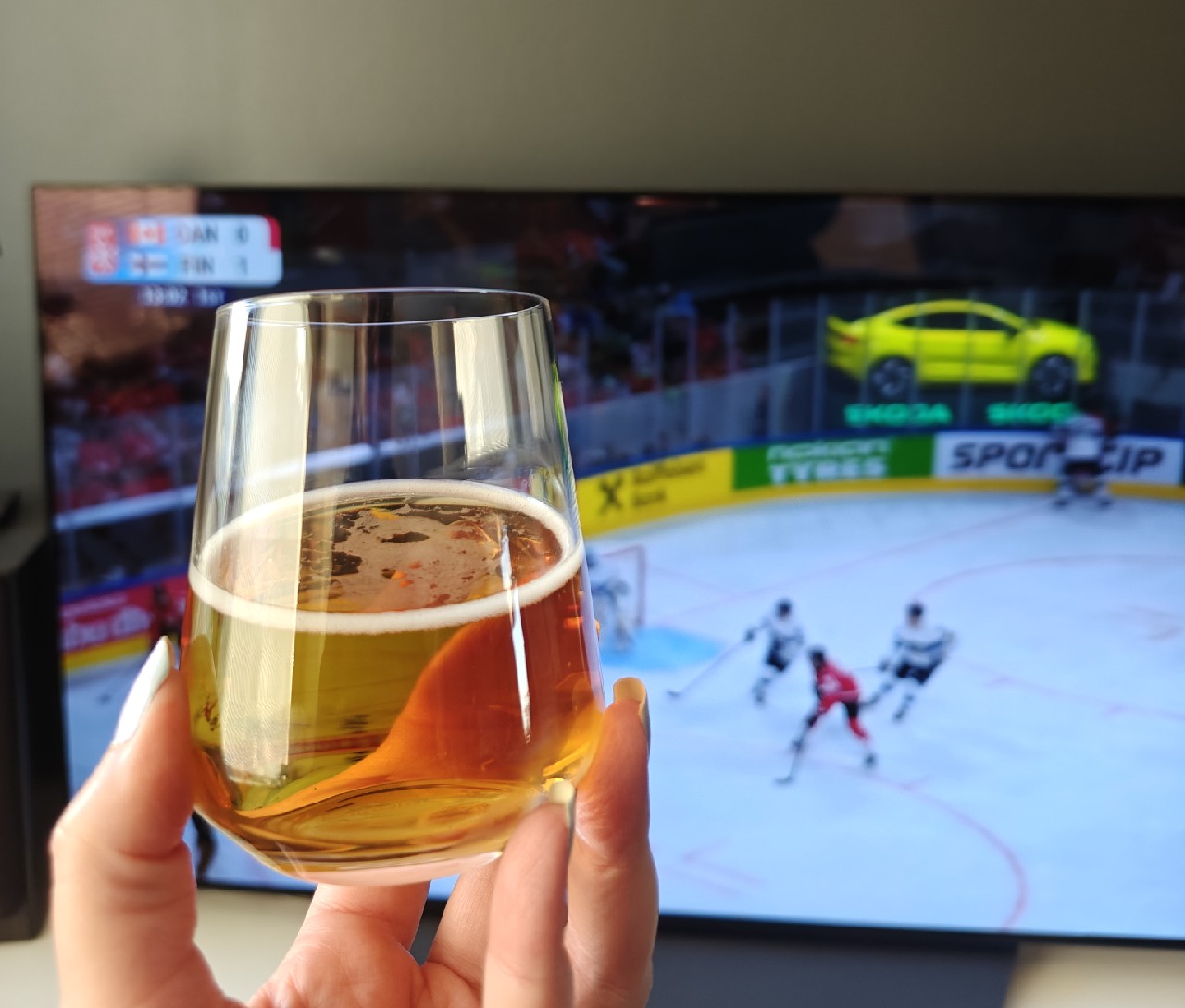 Falcon Ljus Lager, Sweden