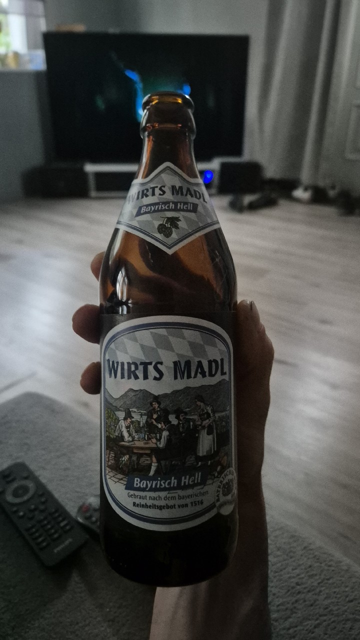 Wirts Madl Bayrisch Hell 1516, Löwenbrauerei Passau