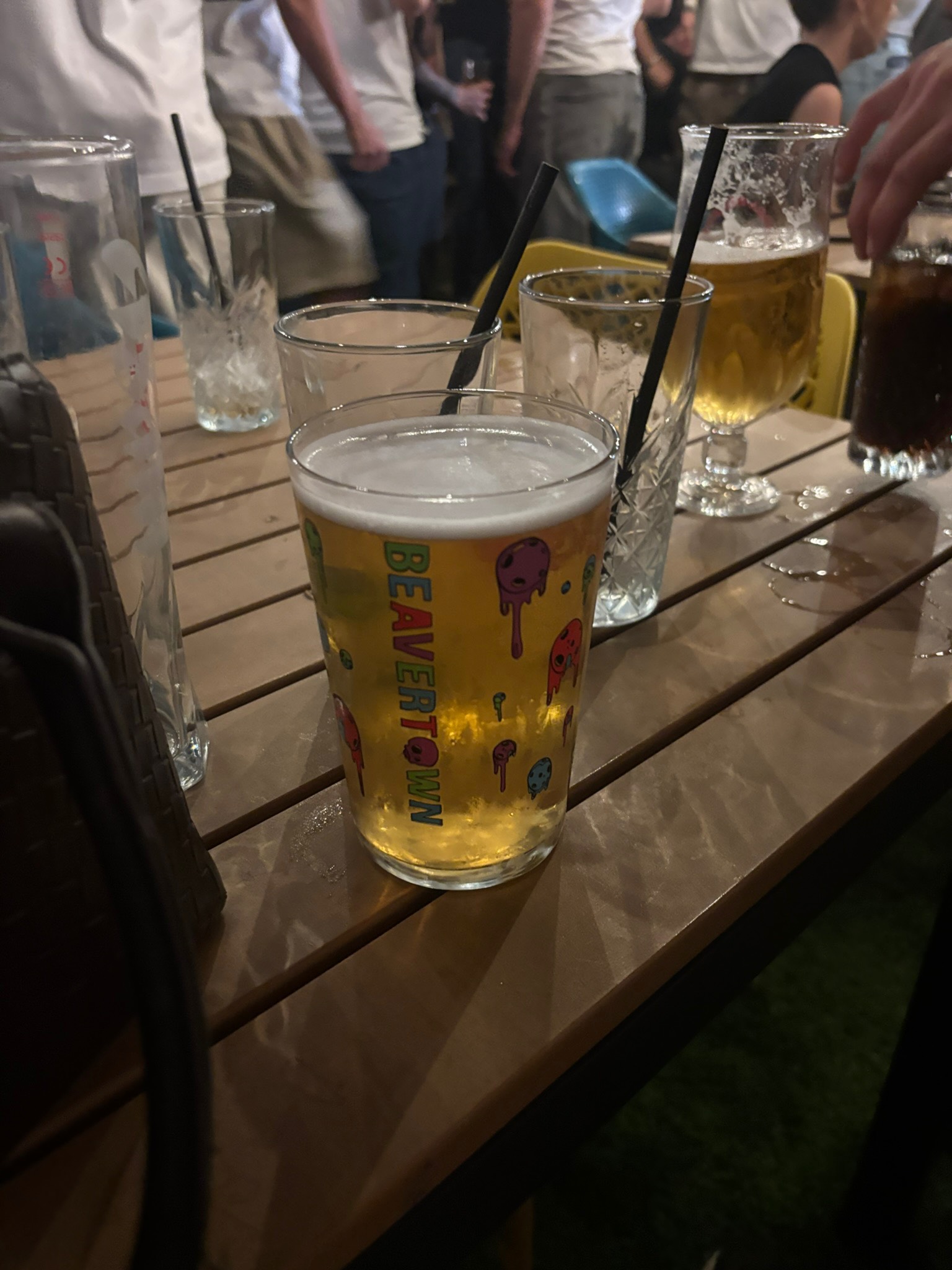 Cosmic drop tropical fruit lager, Beavertown Brewery