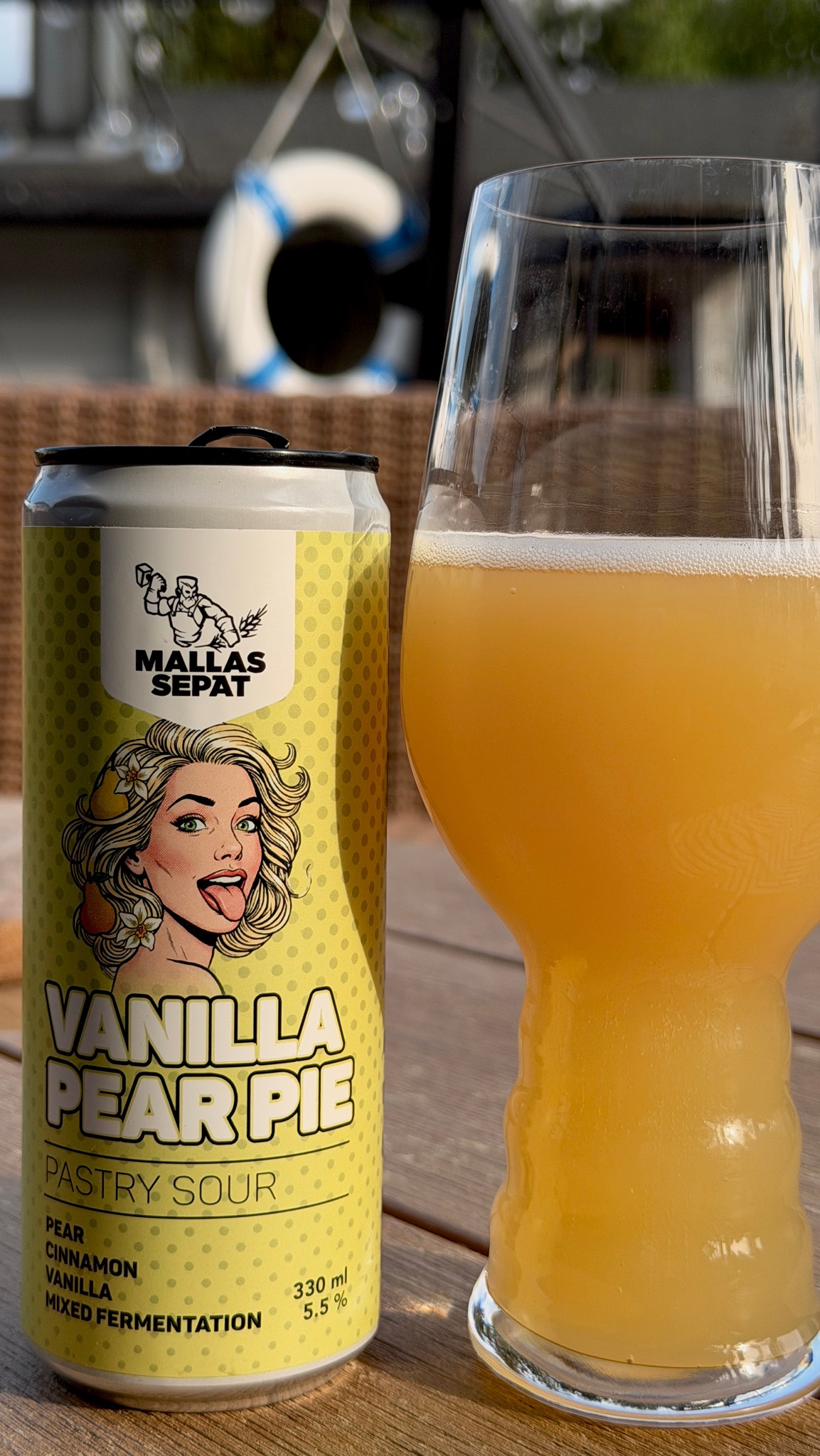 Vanilla Pear Pie, Finland