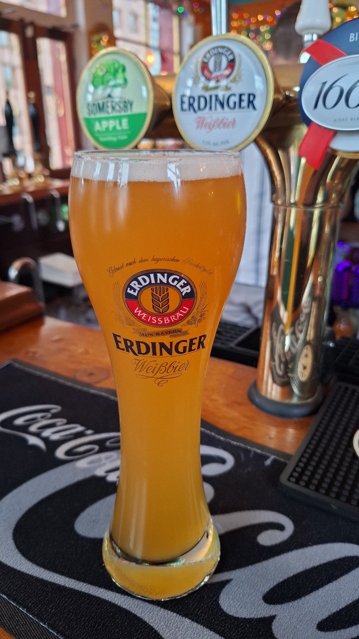 Erdinger Weißbier / Hefe-Weizen, Germany
