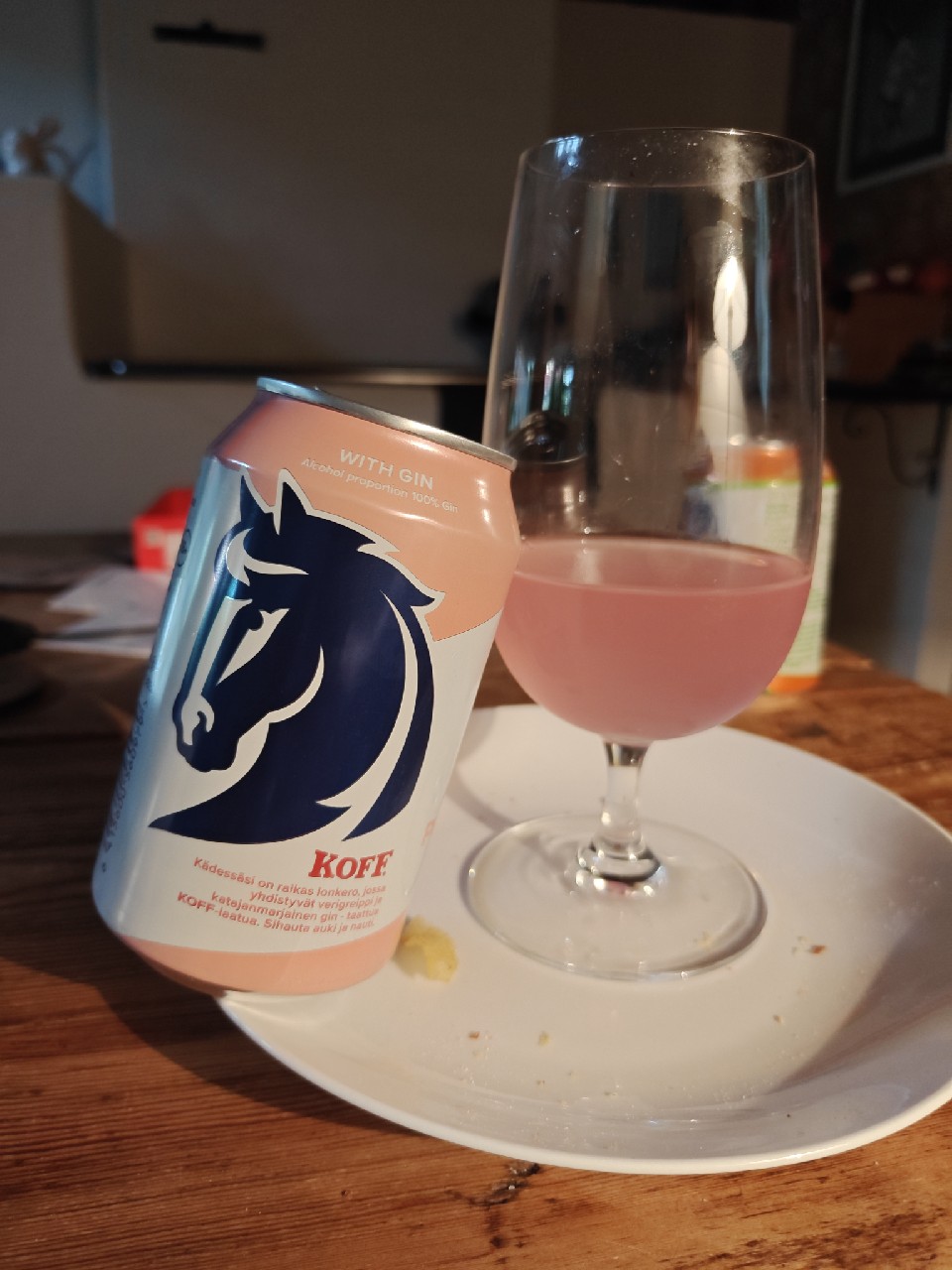 KOFF Long Drink Gin & Pink Grapefruit, Finland