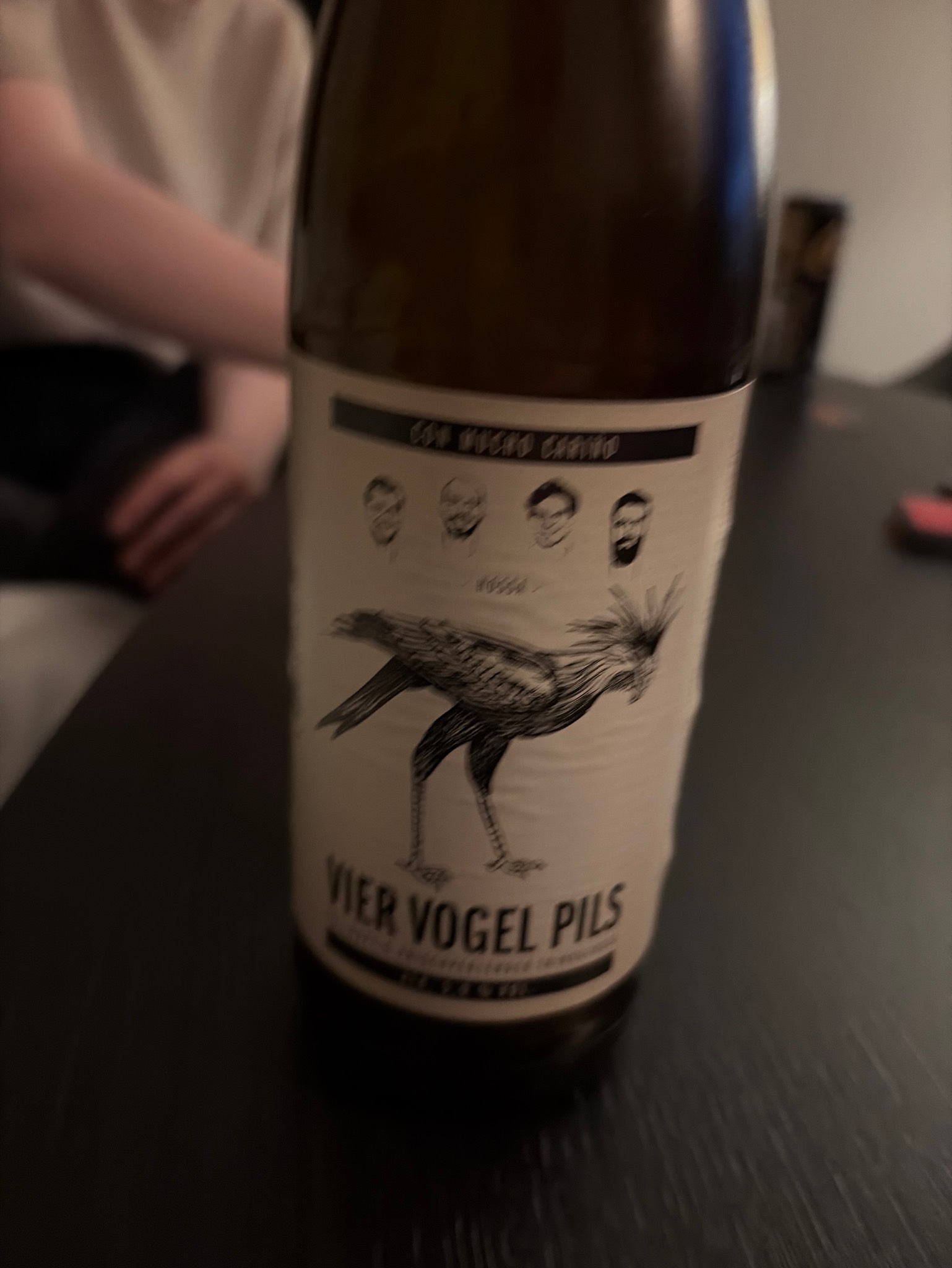 Vier Vogel Pils, Con Mucho Cariño