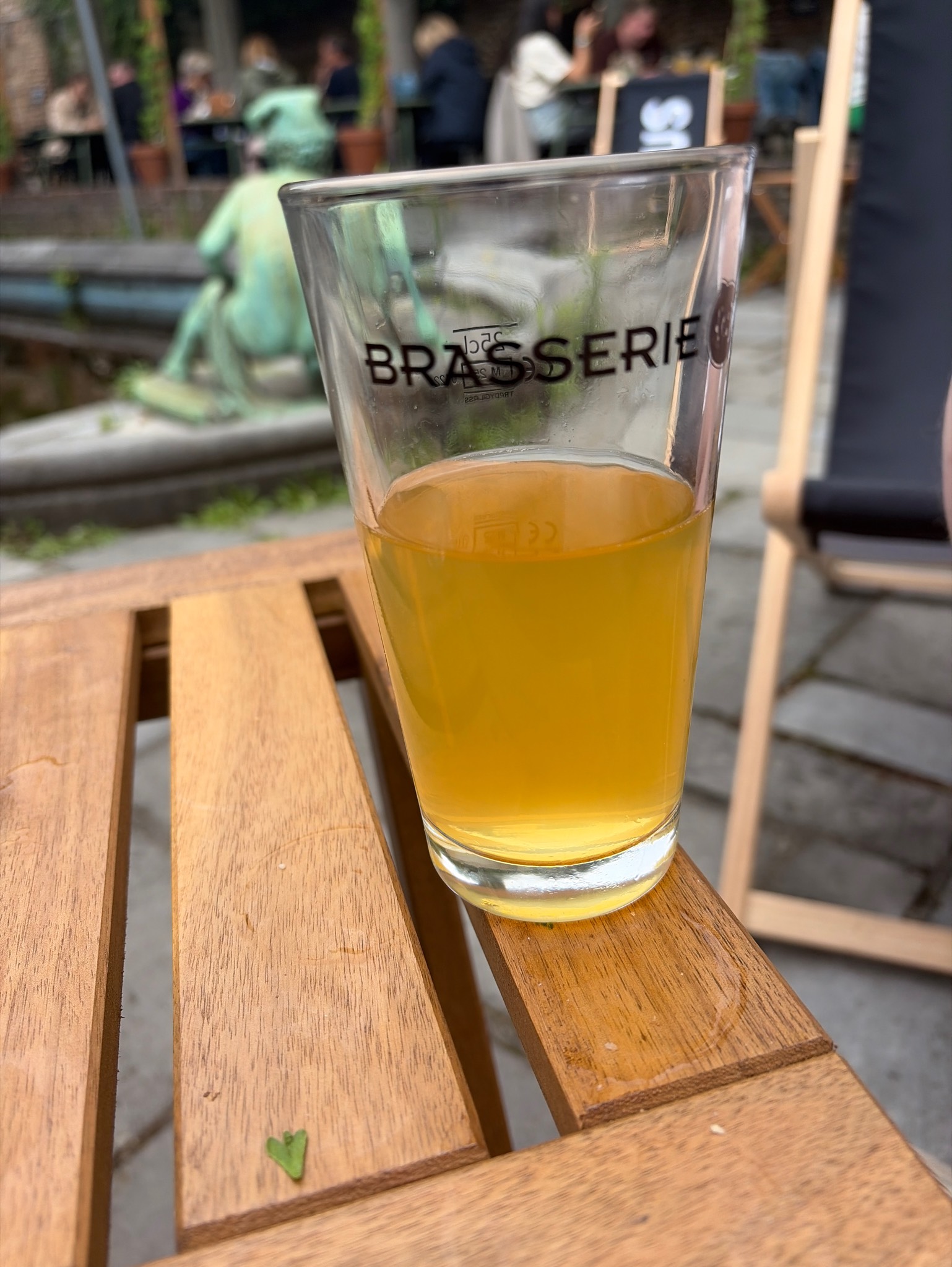 Smash Field, Brasserie {C}