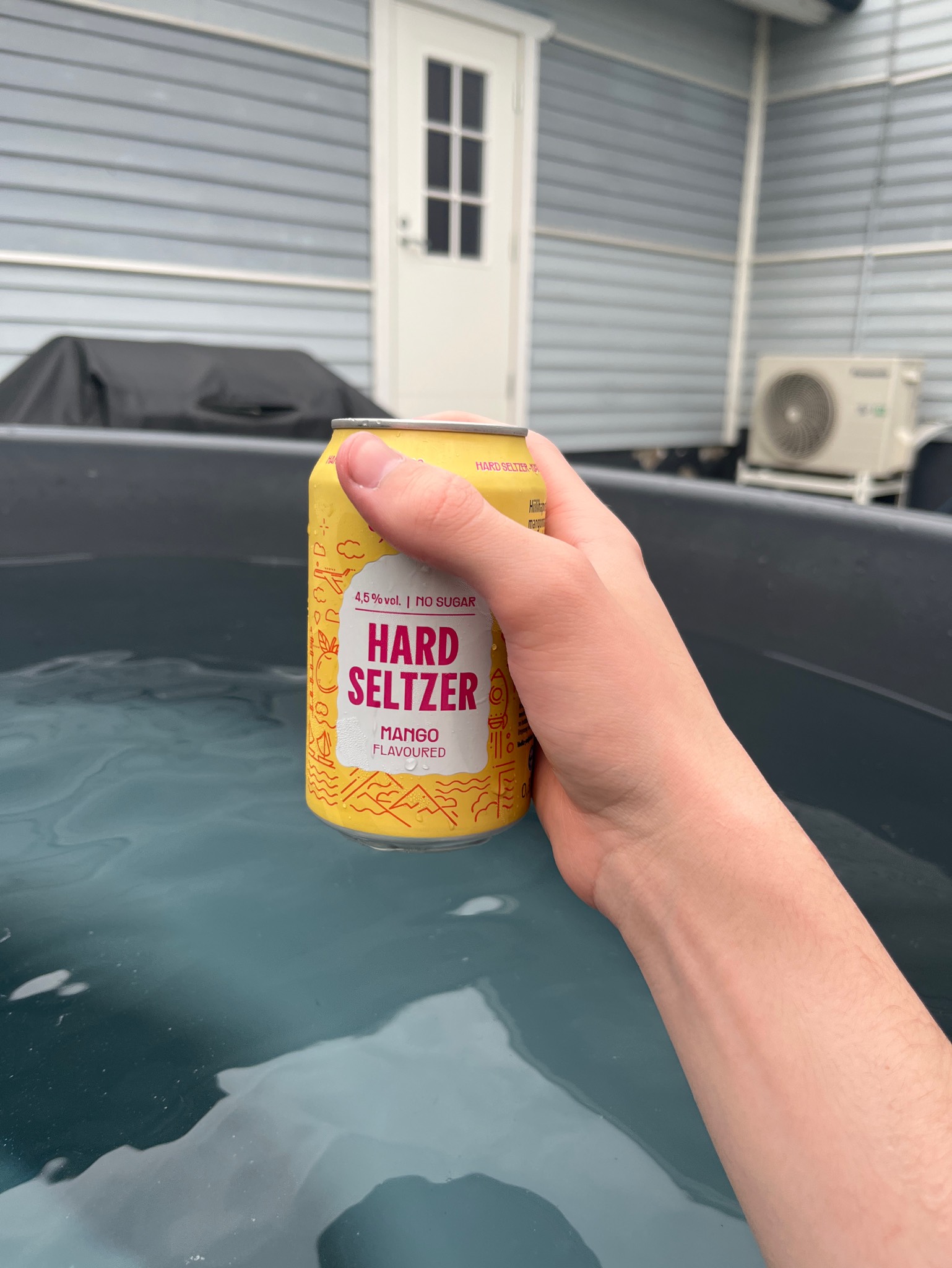 Karlens Vodka Hard Seltzer Mango, Finland